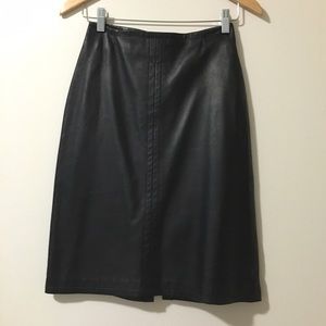 Barney's Small 100% Black leather skirt (4)